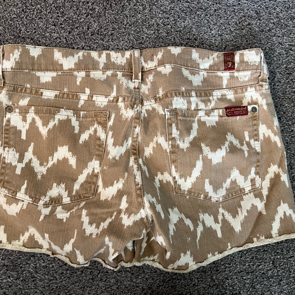 7 for all mankind shorts - Picture 2 of 4